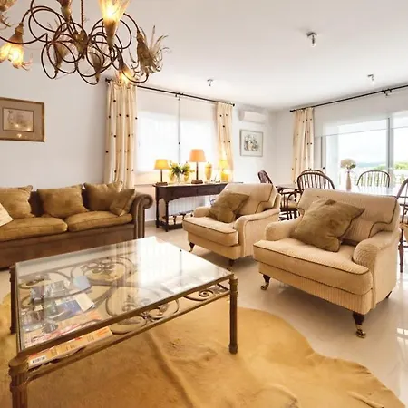 Sleeps 7 Pool Air Con Wifi 빌라