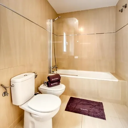 Sleeps 7 Pool Air Con Wifi * 료렛 드 마르